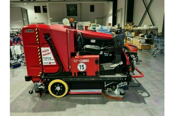 Scheuersaugmaschine RCM COMBO mit Allradantrieb und Hochdruckreiniger